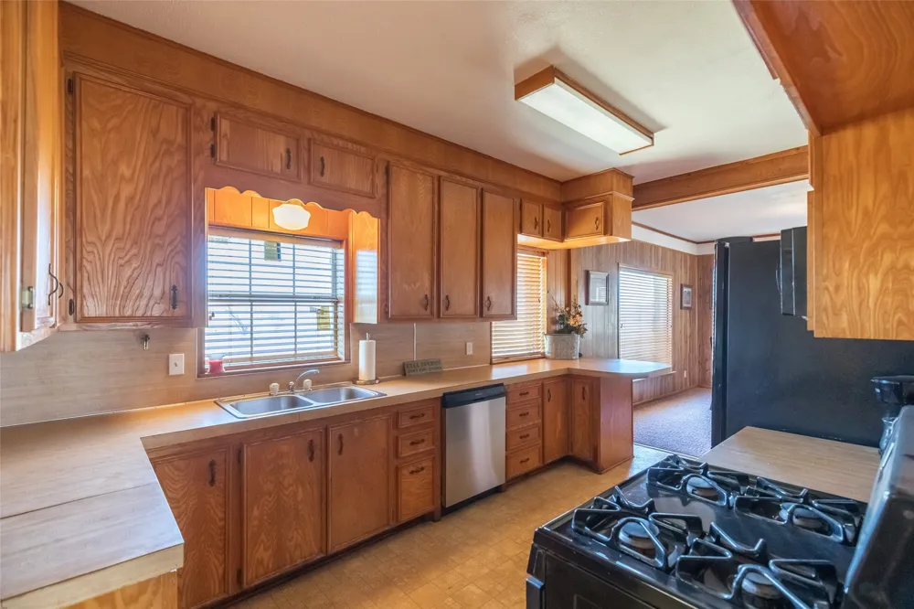 1450 Farm Road 605 Hawley, TX 79525