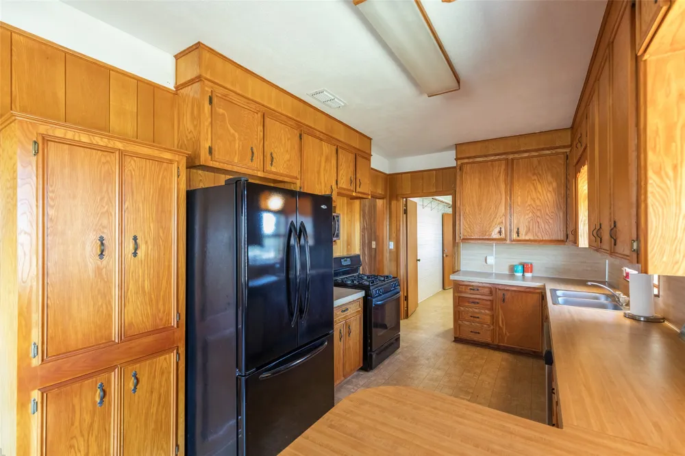 1450 Farm Road 605 Hawley, TX 79525