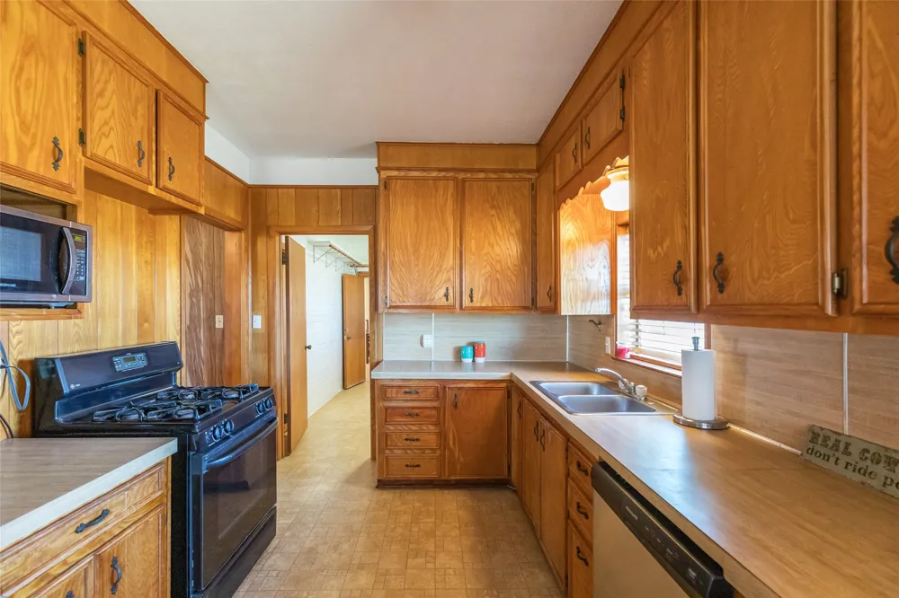 1450 Farm Road 605 Hawley, TX 79525