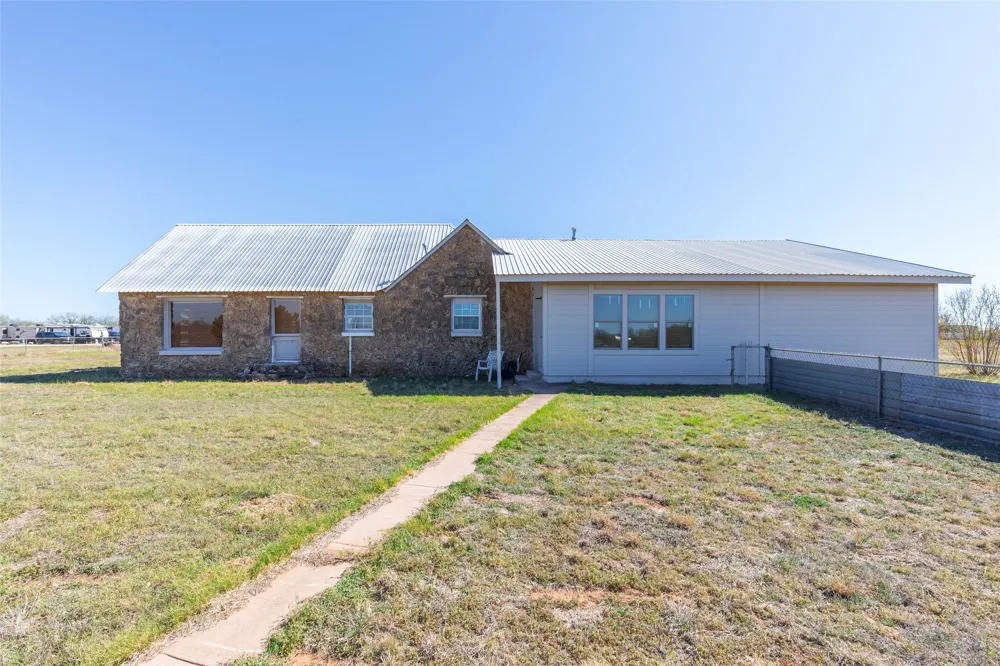 1450 Farm Road 605 Hawley, TX 79525