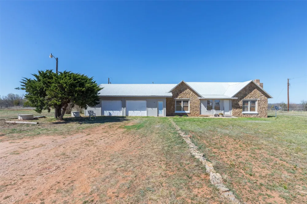 1450 Farm Road 605 Hawley, TX 79525