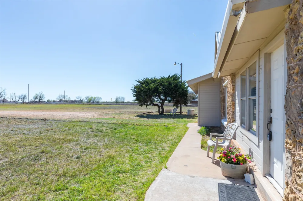 1450 Farm Road 605 Hawley, TX 79525