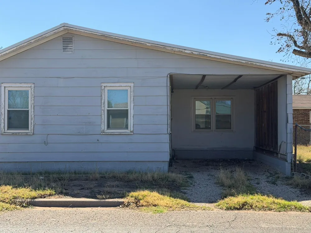 813 NW 1st St Street Andrews, TX 79714