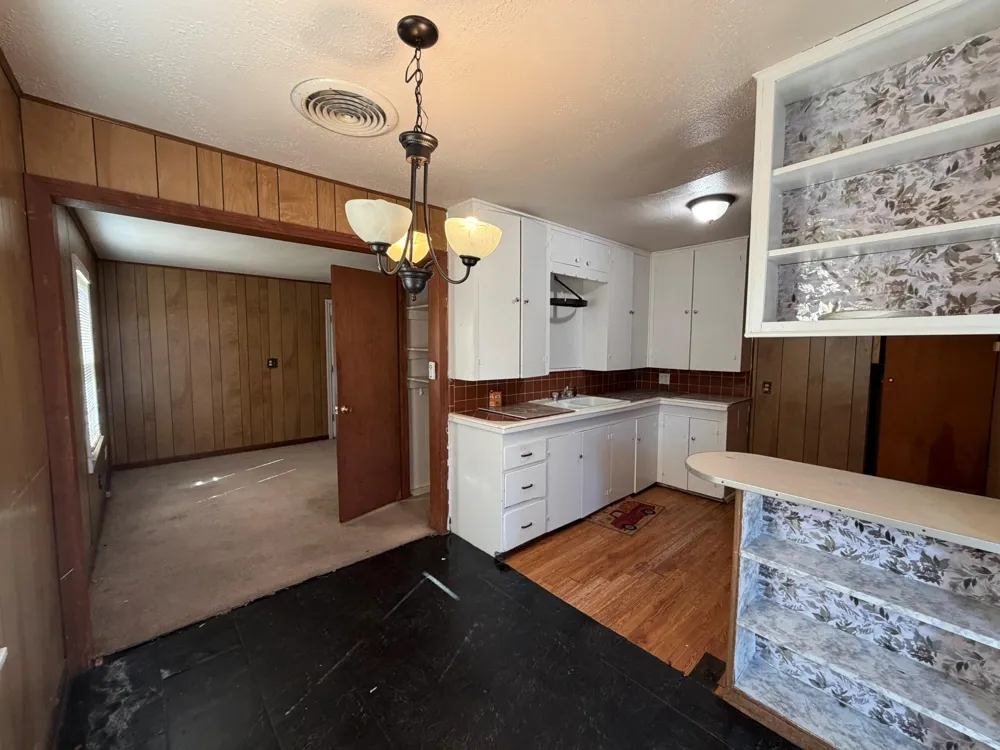 813 NW 1st St Street Andrews, TX 79714