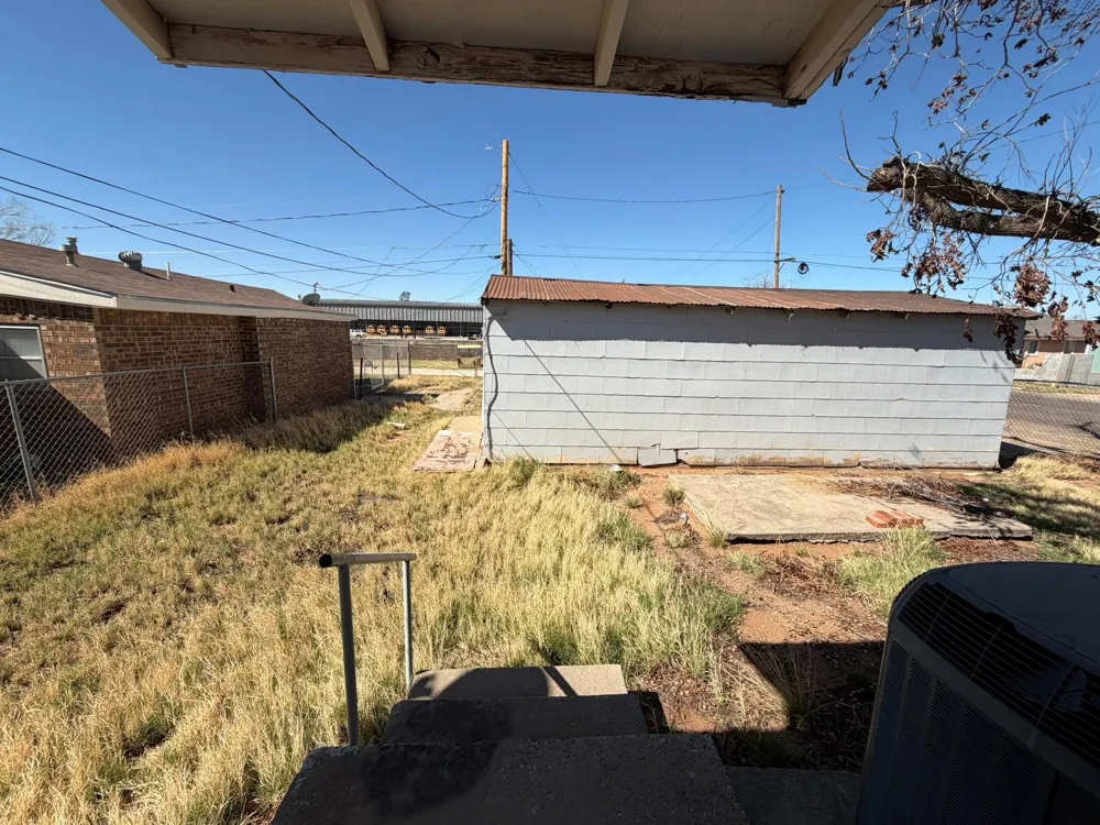813 NW 1st St Street Andrews, TX 79714