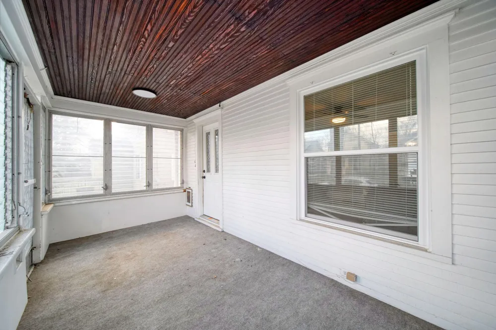 414 Pleasant Street Jackson, MI 49202