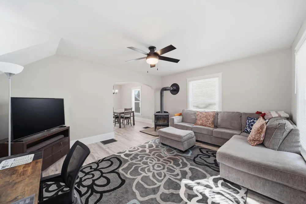 414 Pleasant Street Jackson, MI 49202