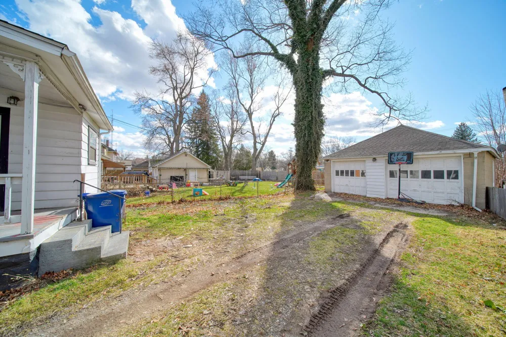 414 Pleasant Street Jackson, MI 49202