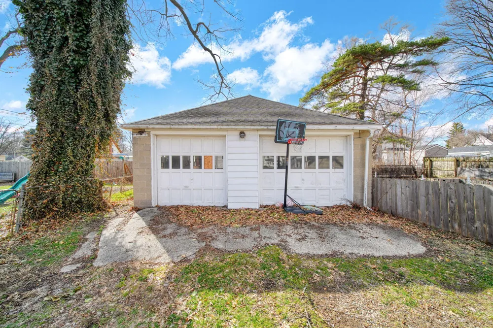 414 Pleasant Street Jackson, MI 49202
