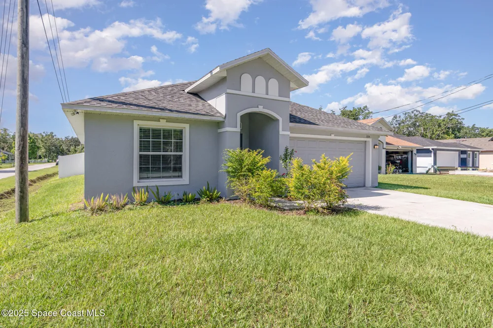 1534 Pine Street Orlando, FL 32824