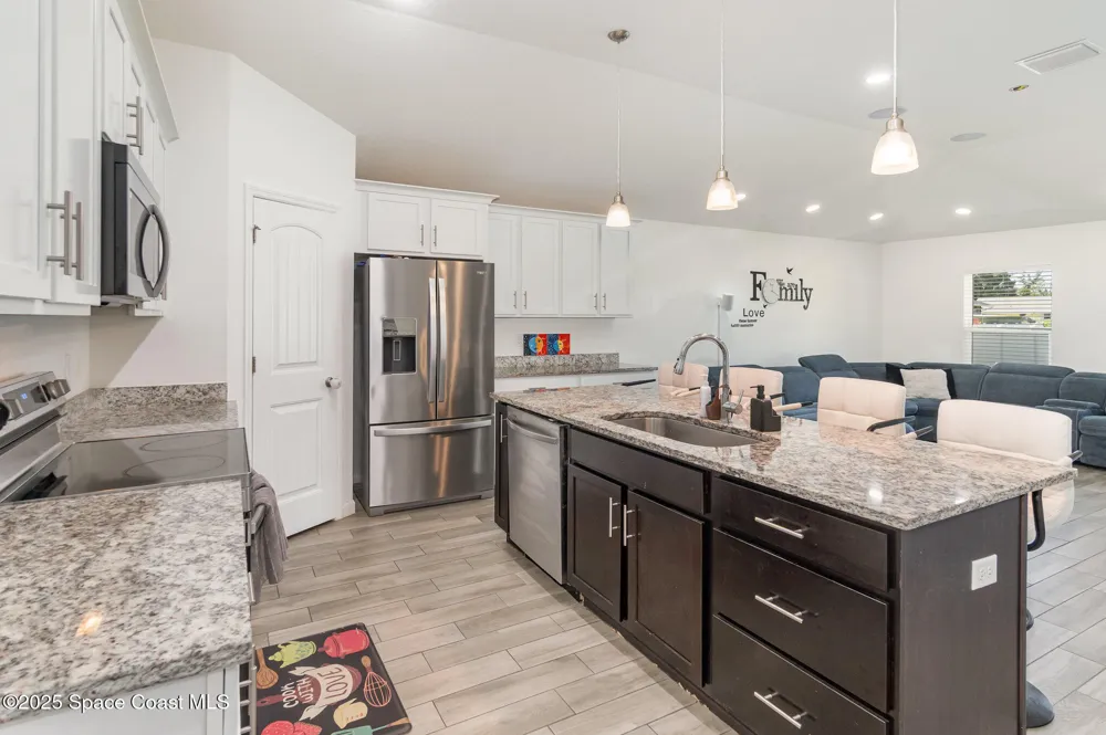 1534 Pine Street Orlando, FL 32824