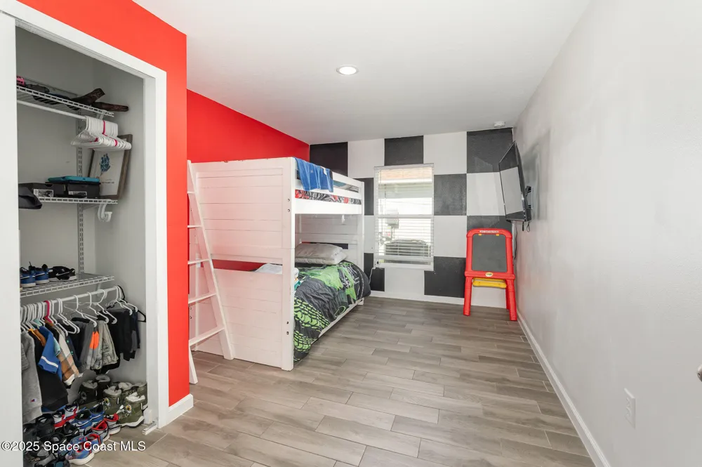 1534 Pine Street Orlando, FL 32824