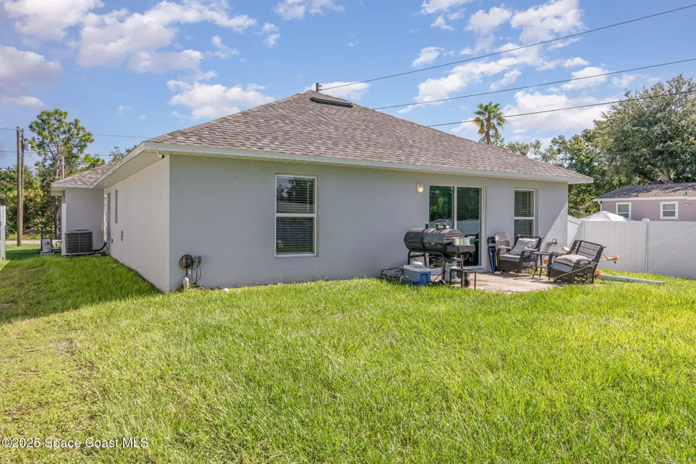 1534 Pine Street Orlando, FL 32824