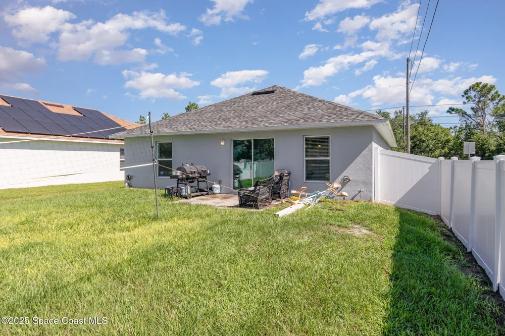 1534 Pine Street Orlando, FL 32824