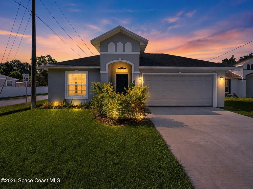 1534 Pine Street Orlando, FL 32824