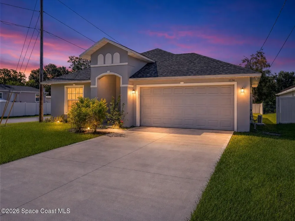 1534 Pine Street Orlando, FL 32824