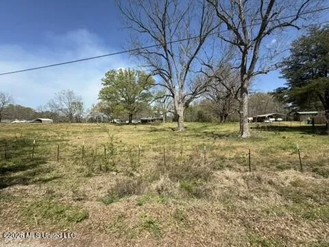 1332 Walker Road Terry, MS 39170