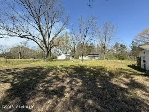1332 Walker Road Terry, MS 39170