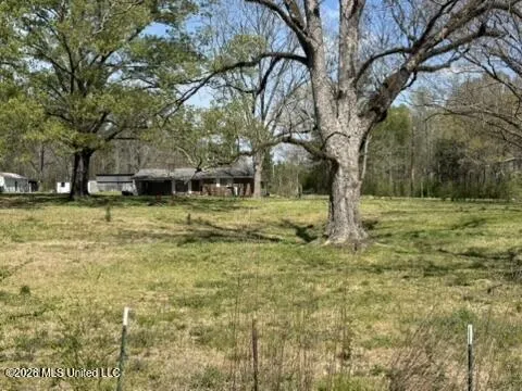 1332 Walker Road Terry, MS 39170