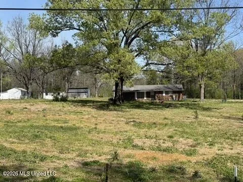 1332 Walker Road Terry, MS 39170