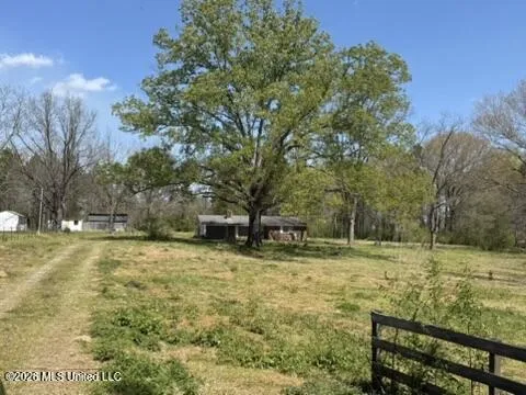 1332 Walker Road Terry, MS 39170
