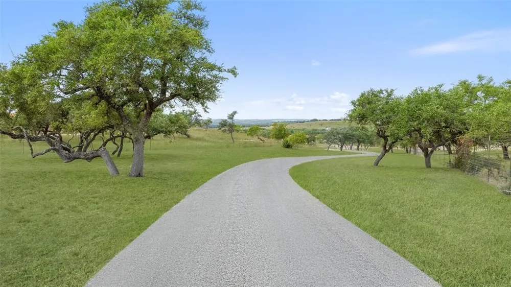 1900 Byrd Ranch Road Johnson City, TX 78636