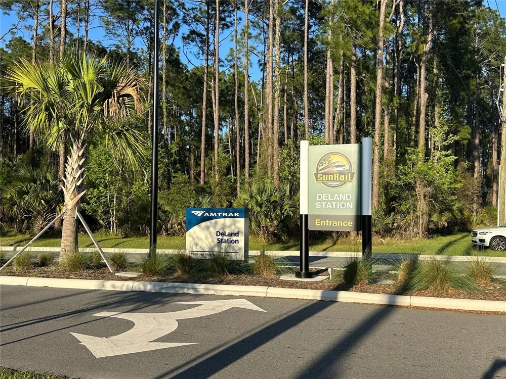2504 OLD NEW YORK AVENUE Deland, FL 32720