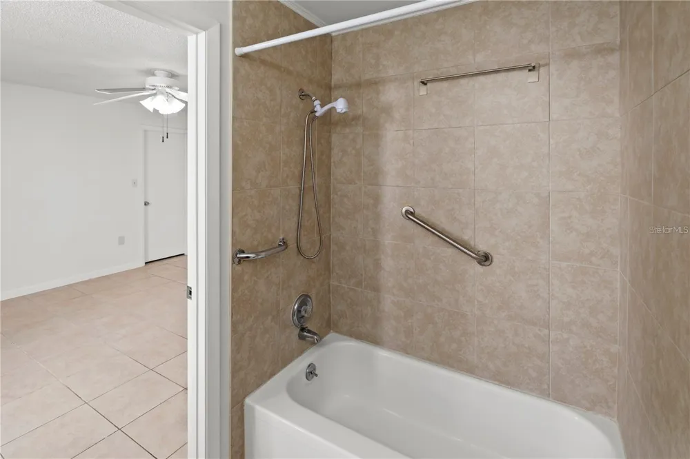 530 ORANGE DRIVE #11 Altamonte Springs, FL 32701