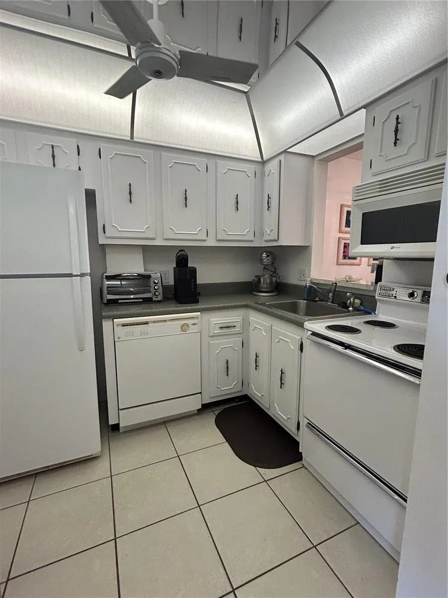 11485 OAKHURST ROAD #200-318 Largo, FL 33774