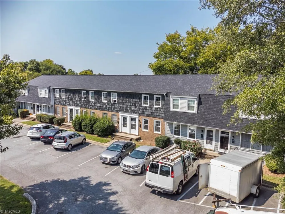22 Forsyth Street Thomasville, NC 27360