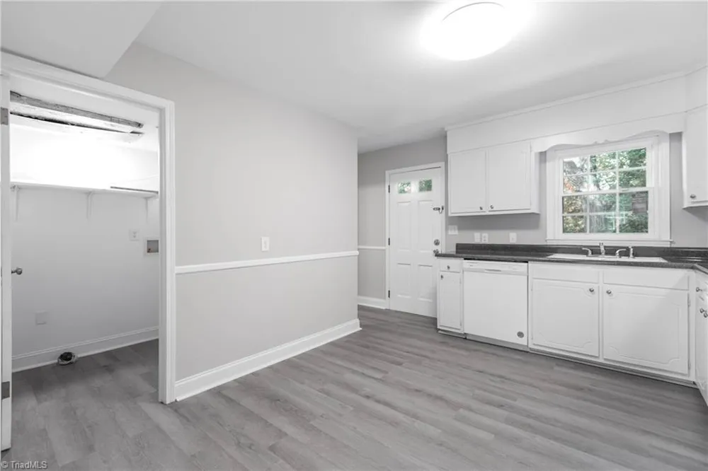 22 Forsyth Street Thomasville, NC 27360