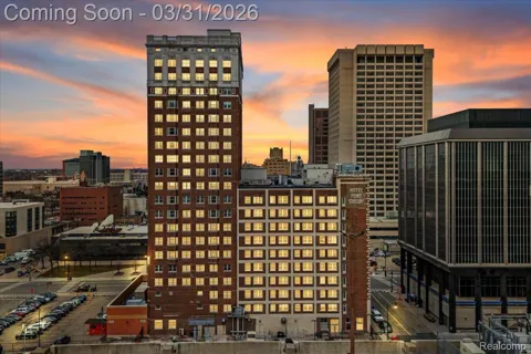 525 W LAFAYETTE BOULEVARD #21C