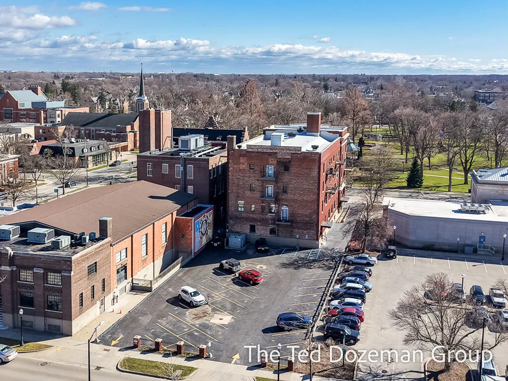17 W 10th Street #450 Holland City, MI 49423