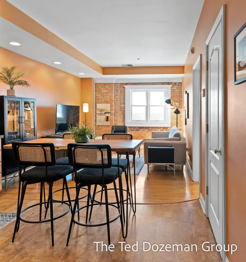 17 W 10th Street #450 Holland City, MI 49423