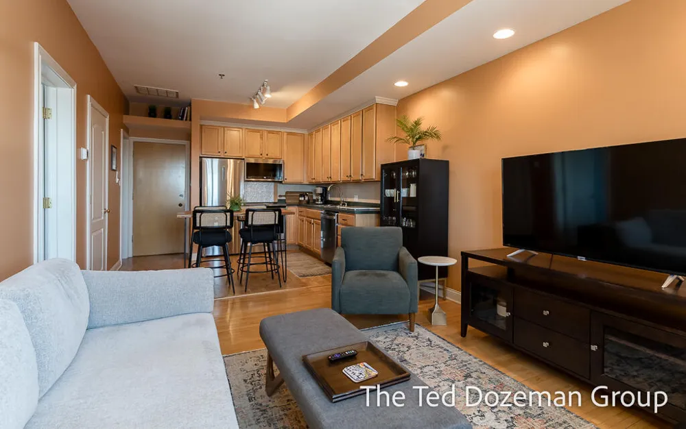17 W 10th Street #450 Holland City, MI 49423