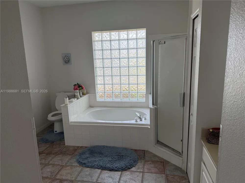 Address Not Shown Davenport, FL 33897