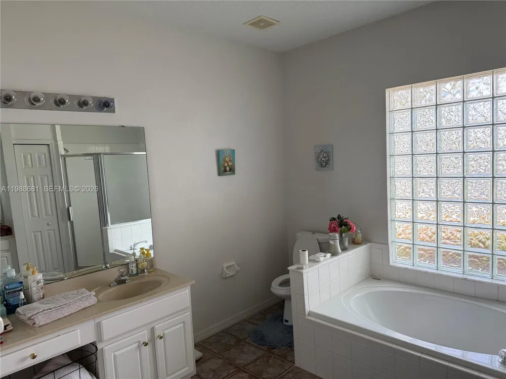 Address Not Shown Davenport, FL 33897