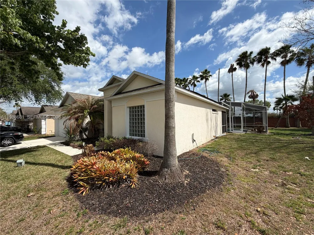 Address Not Shown Davenport, FL 33897