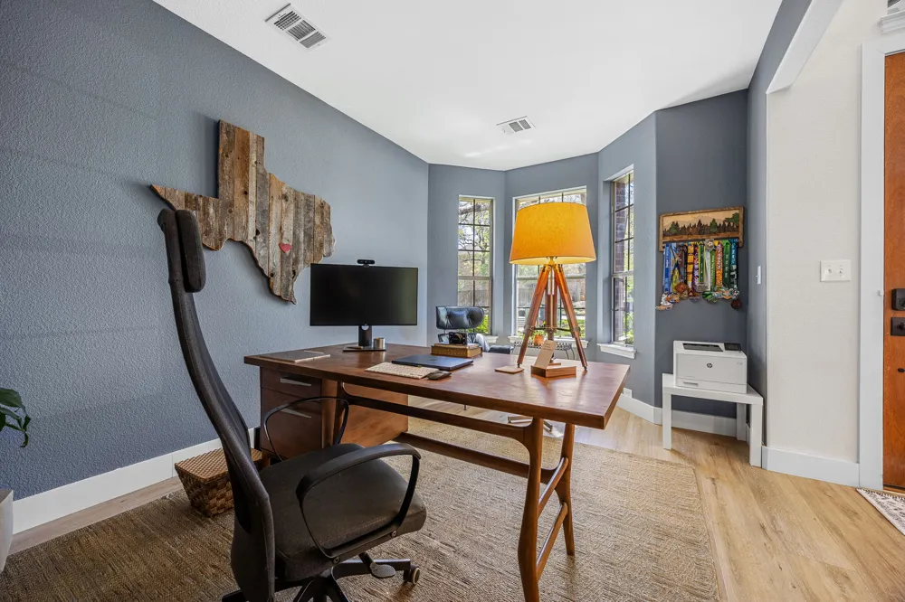 128 Las Colinas Drive Georgetown, TX 78628