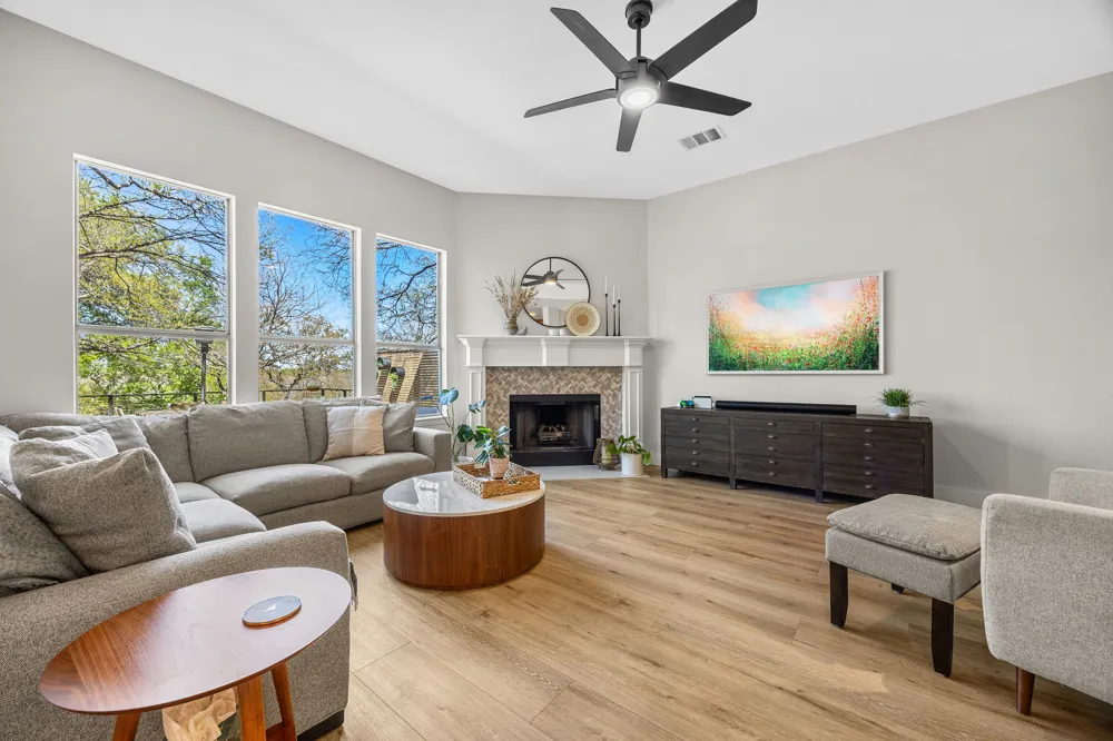 128 Las Colinas Drive Georgetown, TX 78628