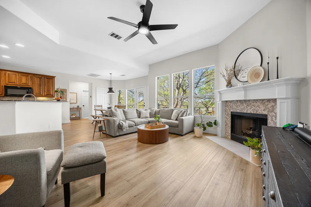 128 Las Colinas Drive Georgetown, TX 78628
