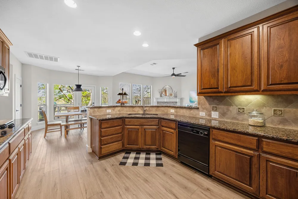 128 Las Colinas Drive Georgetown, TX 78628
