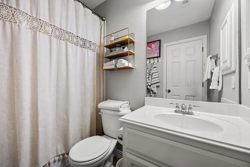 128 Las Colinas Drive Georgetown, TX 78628