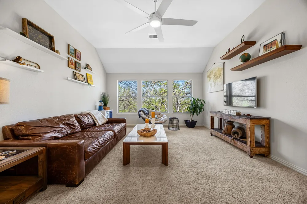 128 Las Colinas Drive Georgetown, TX 78628