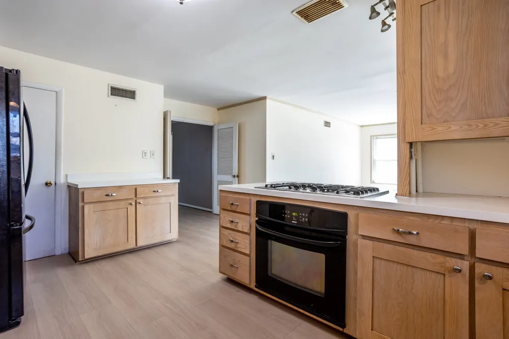 411 S CENTRE LANE Lancaster, TX 75146