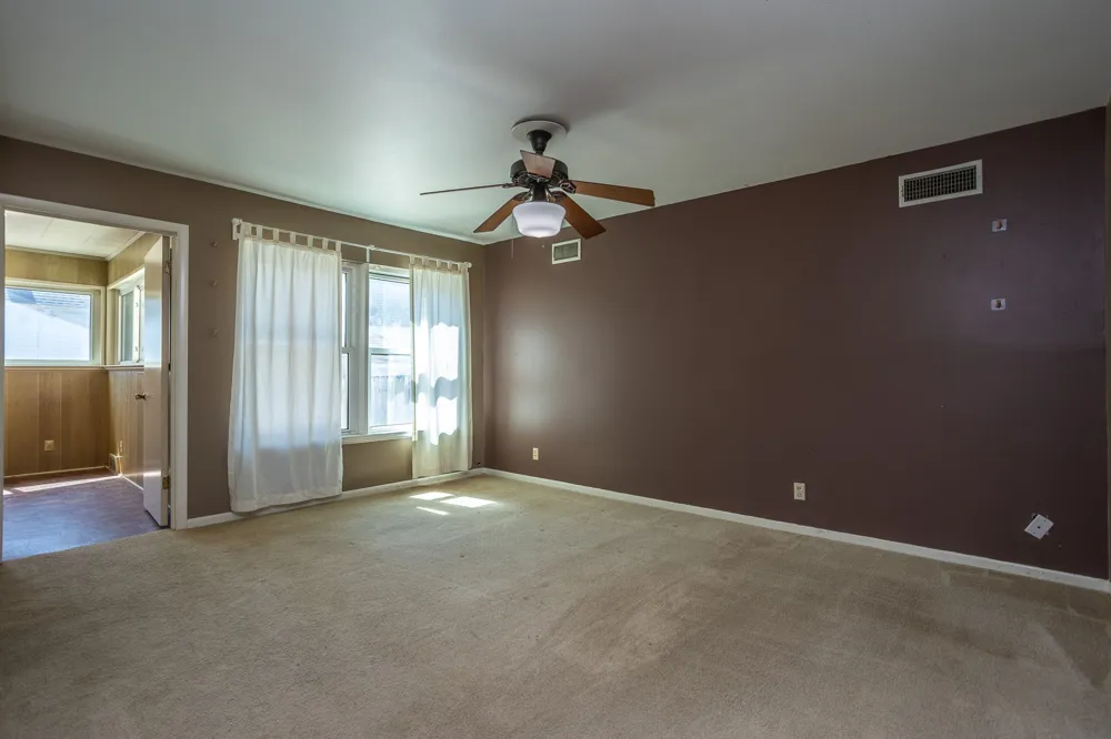 411 S CENTRE LANE Lancaster, TX 75146