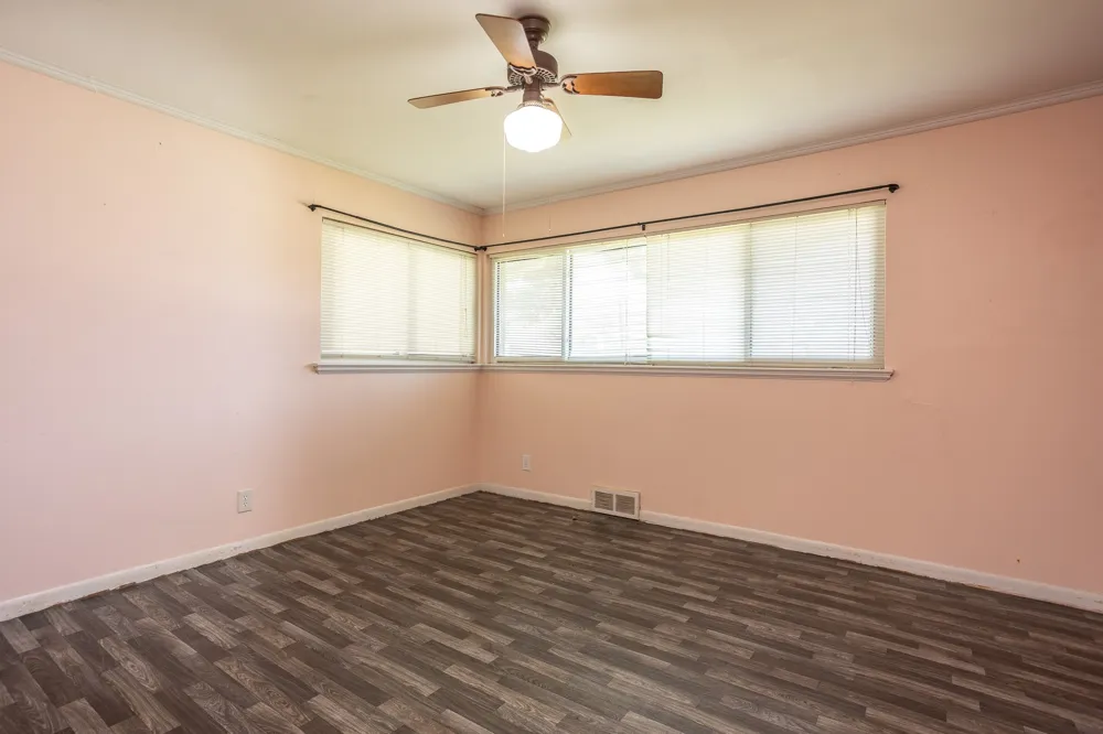 411 S CENTRE LANE Lancaster, TX 75146