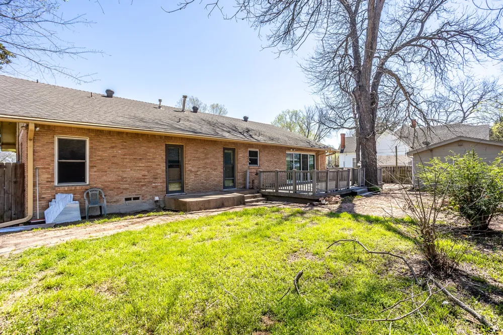 411 S CENTRE LANE Lancaster, TX 75146