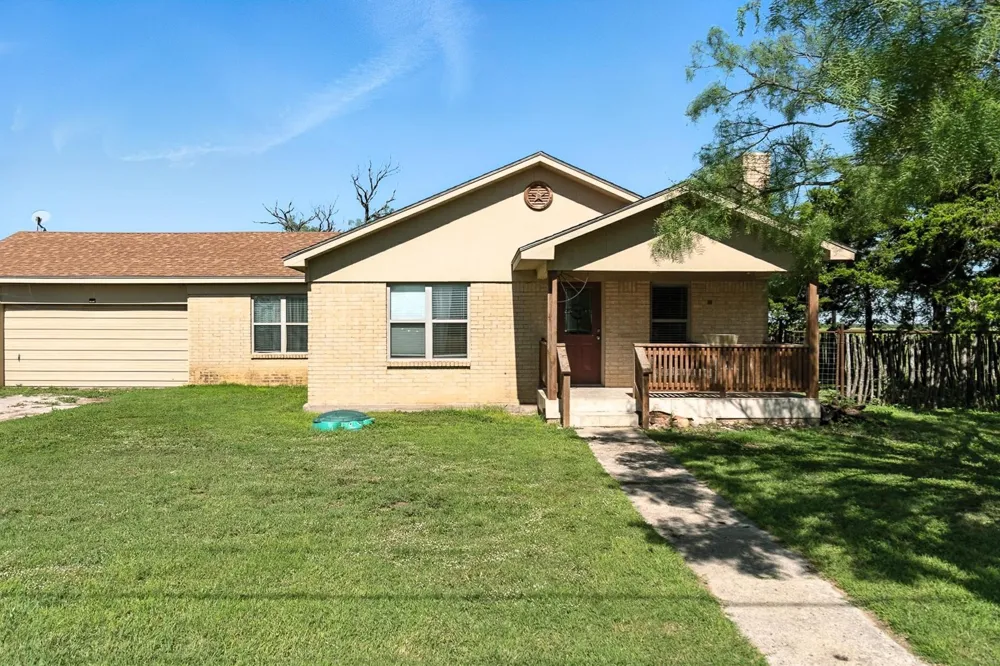 11775 CR 242 Clyde, TX 79510