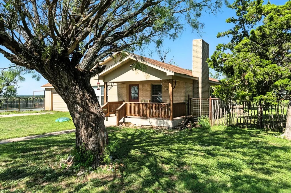 11775 CR 242 Clyde, TX 79510